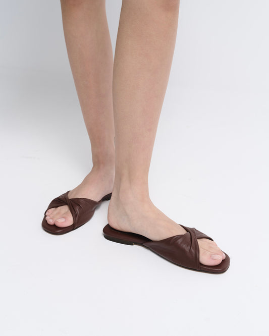 HANNA CHOCOLATE FLATS
